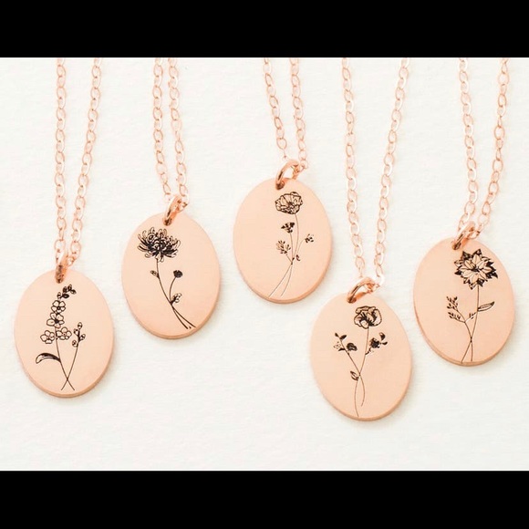 Rose Gold Necklace with Birth Flower w/ Giftbox - Picture 3 of 5
